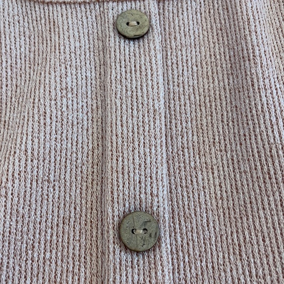 peach/tan colored tank with buttons - Picture 3 of 3